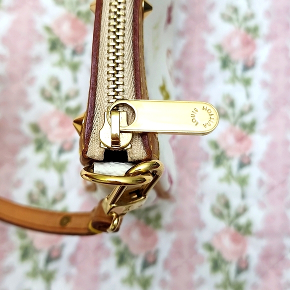 π Louis Vuitton White Takashi Murakami Multicolor Iconic Monogram Pochette Bag - Picture 4 of 17